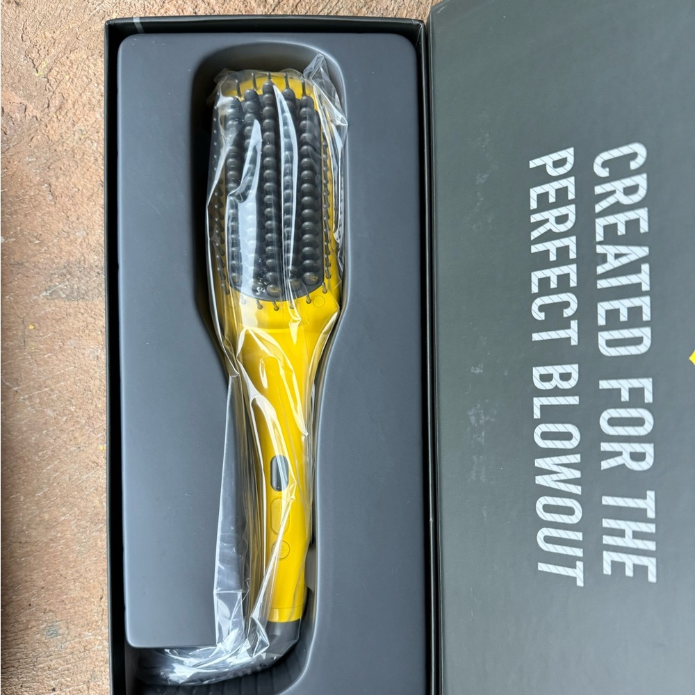 Dry bar brush crush
